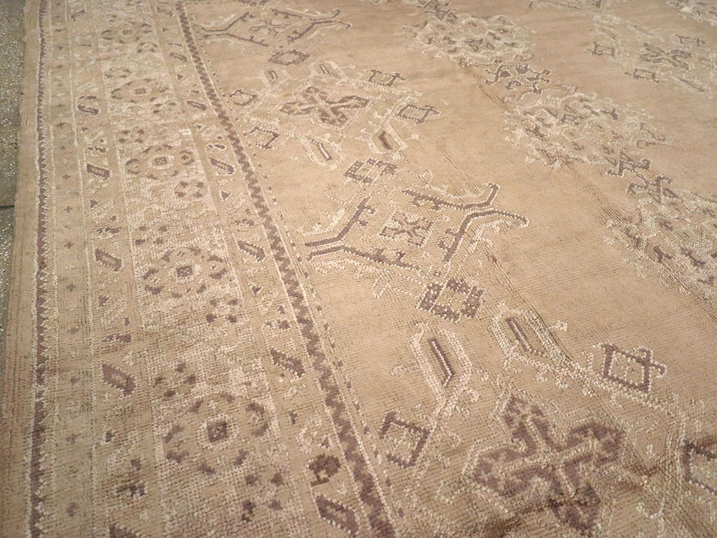 Vintage Turkish Oushak Carpet, No.10034 - Staging
