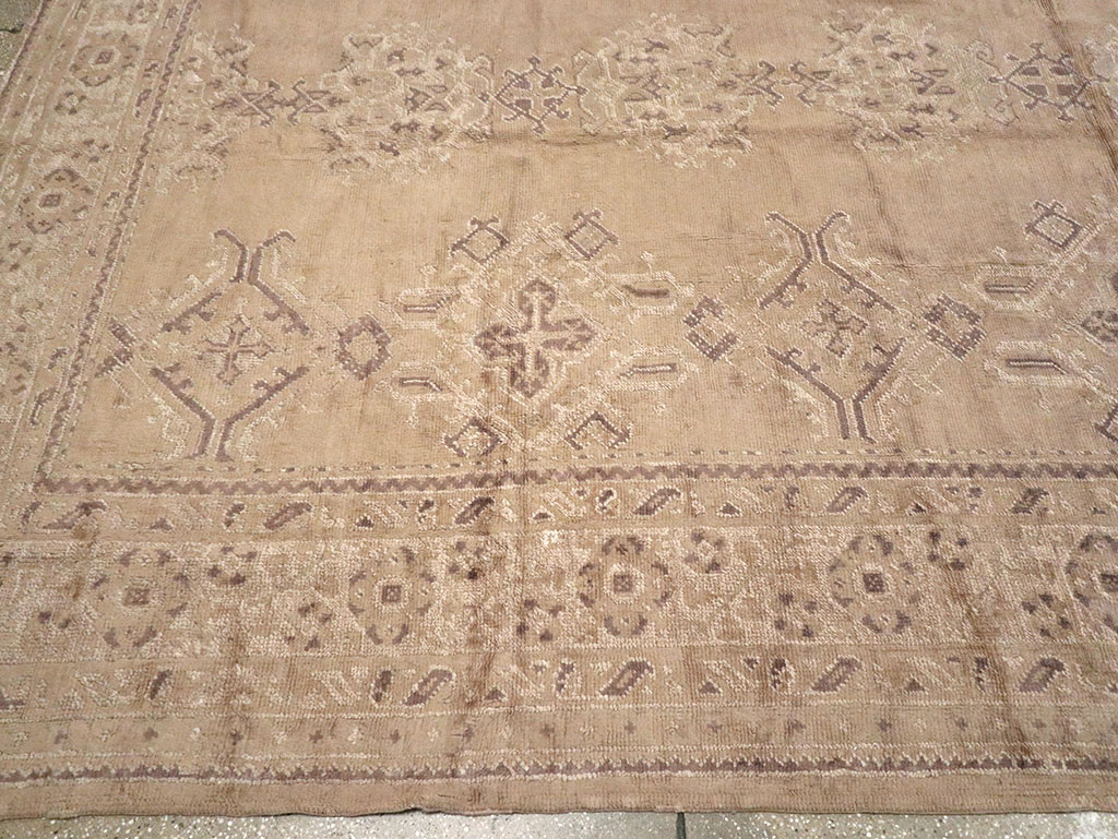 Vintage Turkish Oushak Carpet, No.10034 - Staging