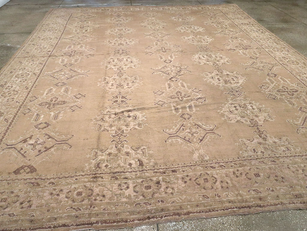 Vintage Turkish Oushak Carpet, No.10034 - Staging