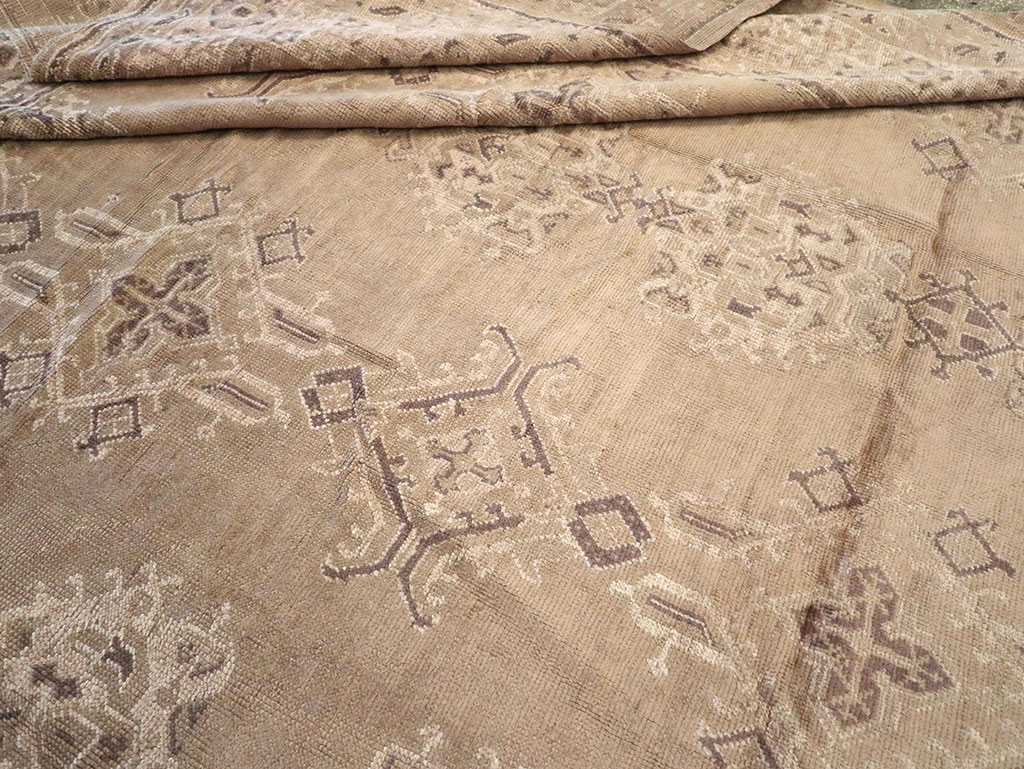 Vintage Turkish Oushak Carpet, No.10034 - Staging