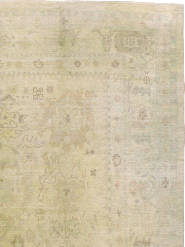 An Oushak Carpet, No.10280 - Staging
