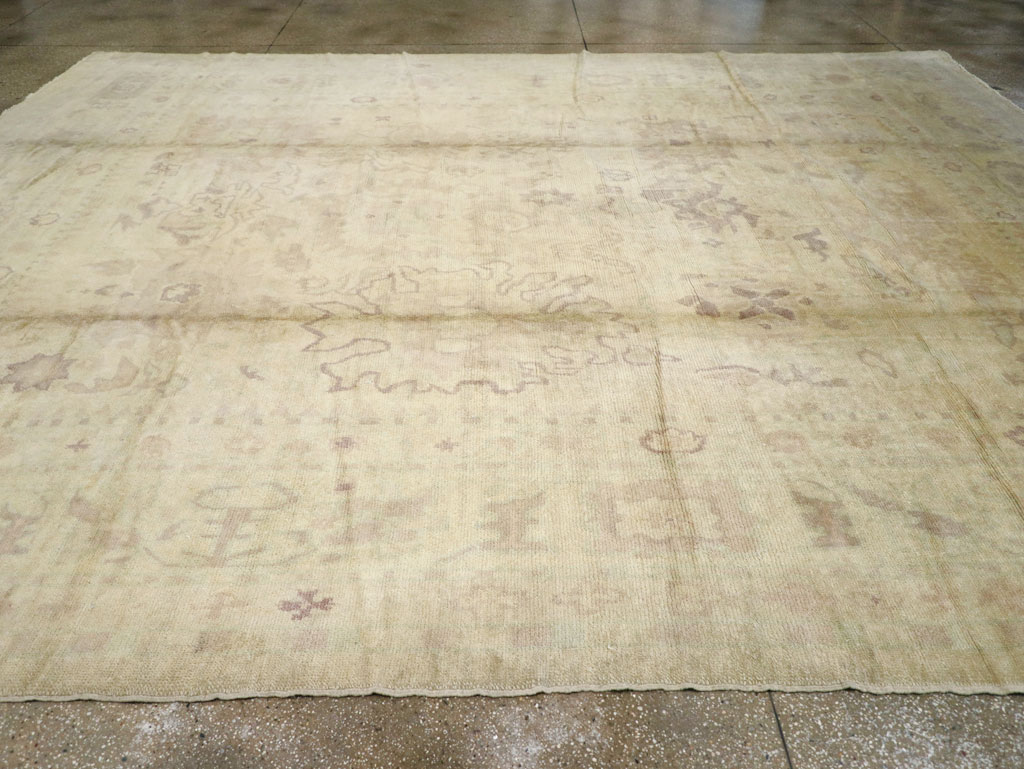 An Oushak Carpet, No.10280 - Staging