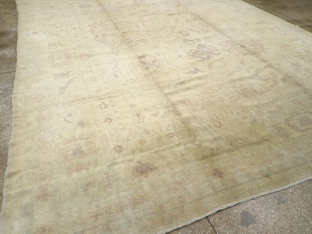 An Oushak Carpet, No.10280 - Staging