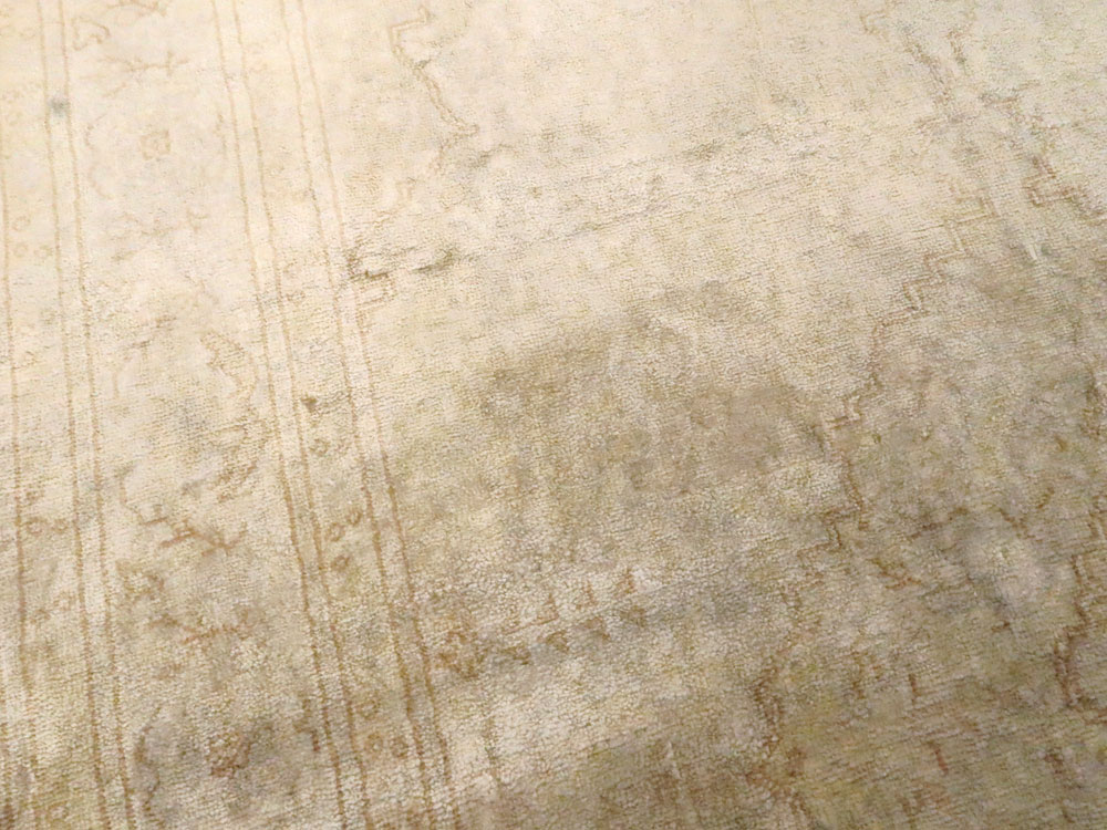 A Sivas Carpet, No.10318 - Staging