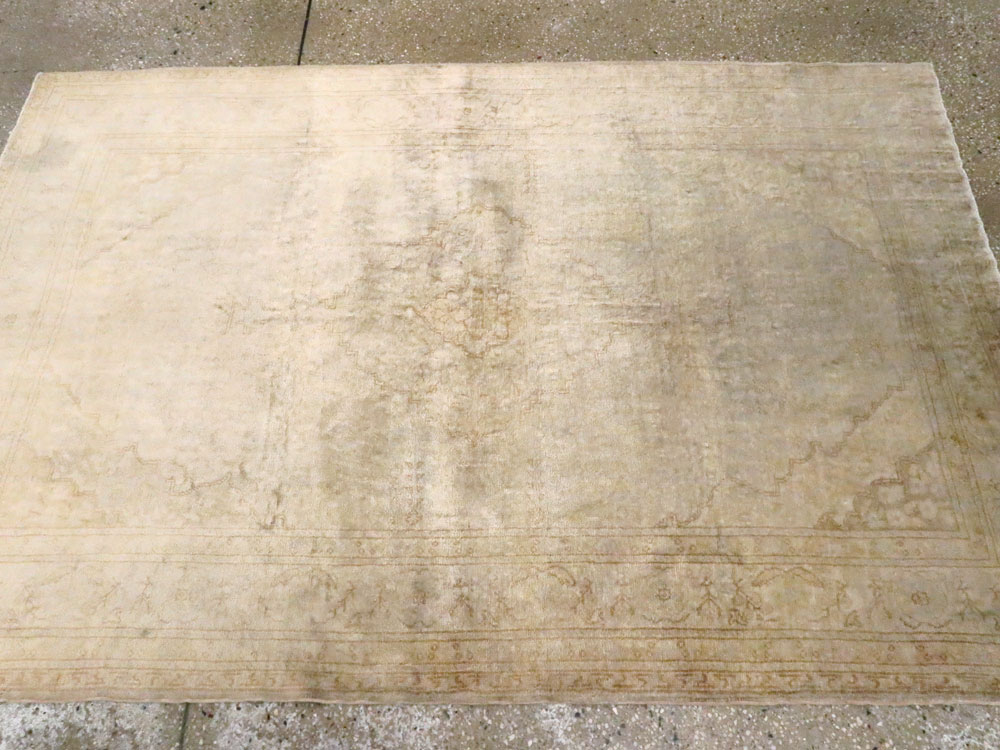 A Sivas Carpet, No.10318 - Staging