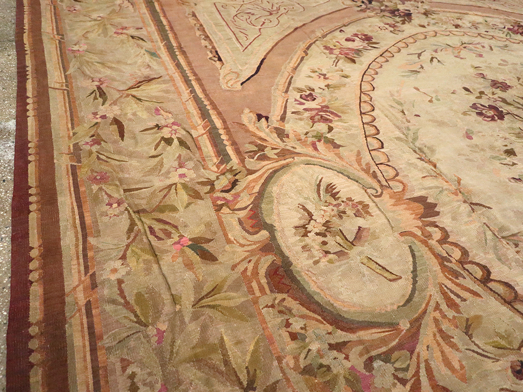 Antique French Aubusson Flatweave Carpet, No.10325 - Staging