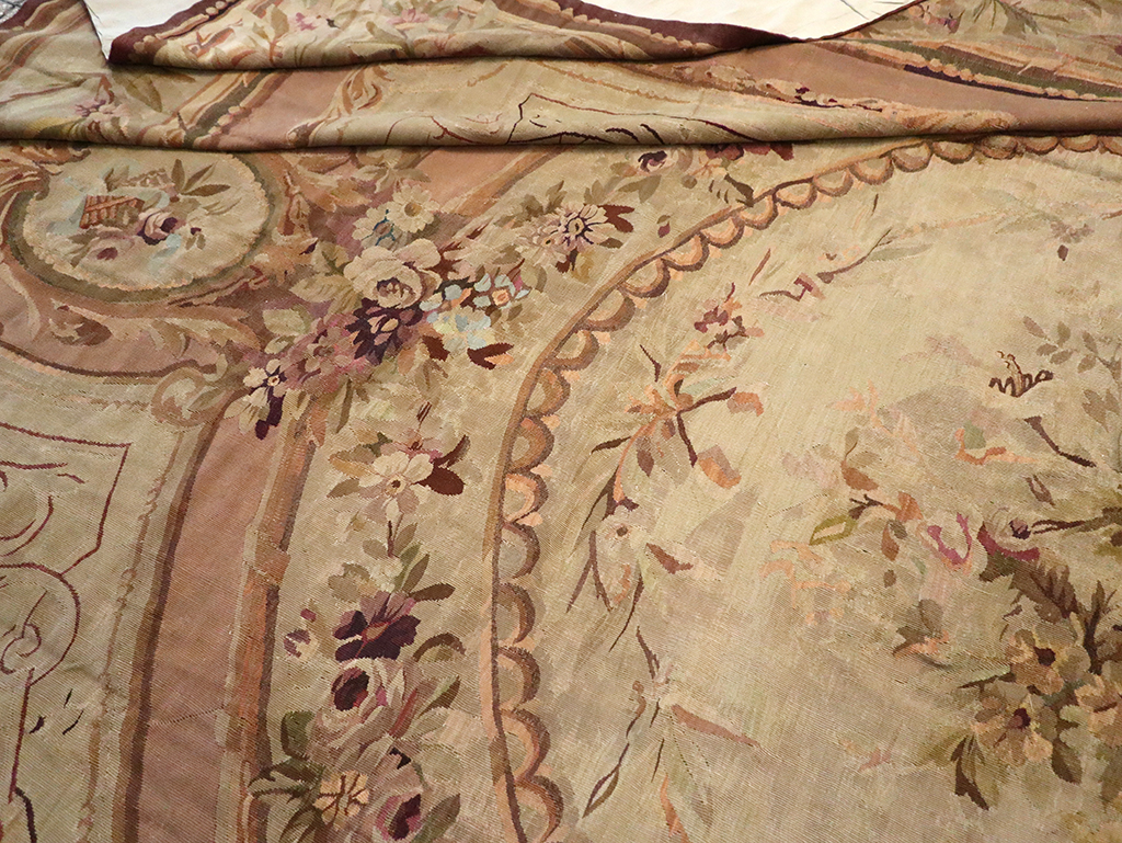 Antique French Aubusson Flatweave Carpet, No.10325 - Staging