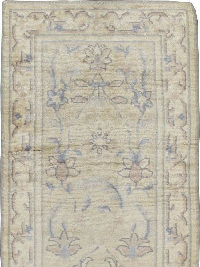 A European Carpet, No.10355 - Staging