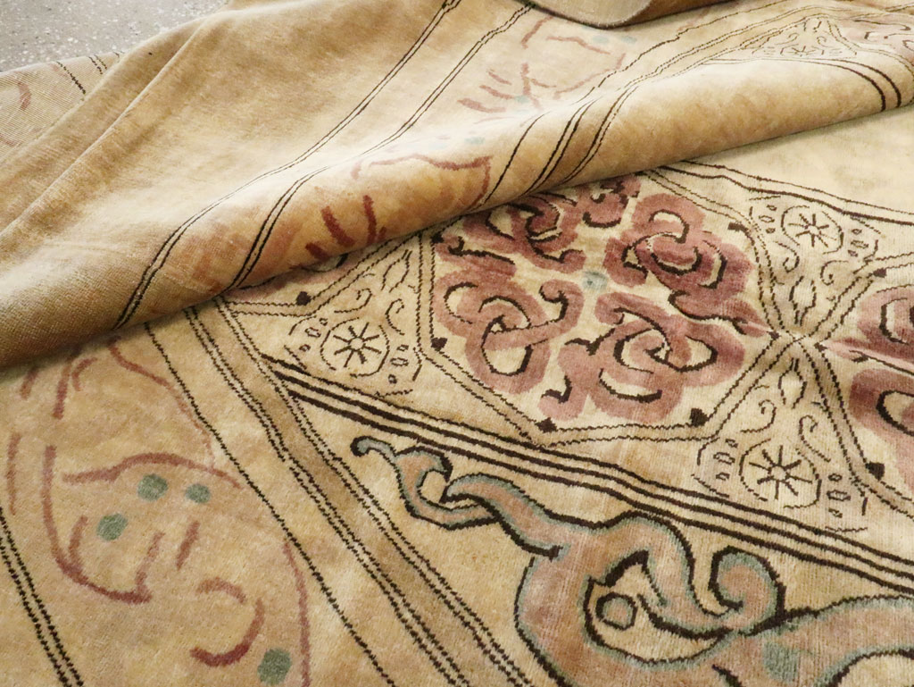 Antique Indian Lahore Carpet, No.10556 - Staging