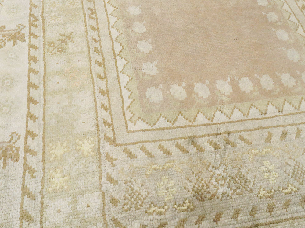 A Sivas Carpet, No.10775 - Staging