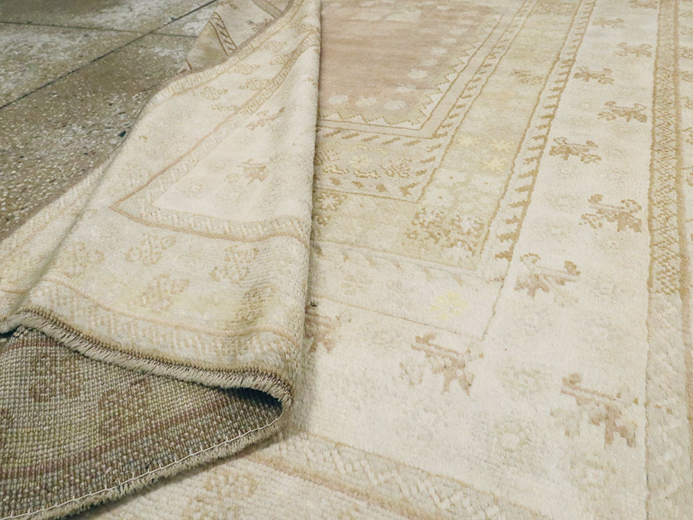 A Sivas Carpet, No.10775 - Staging