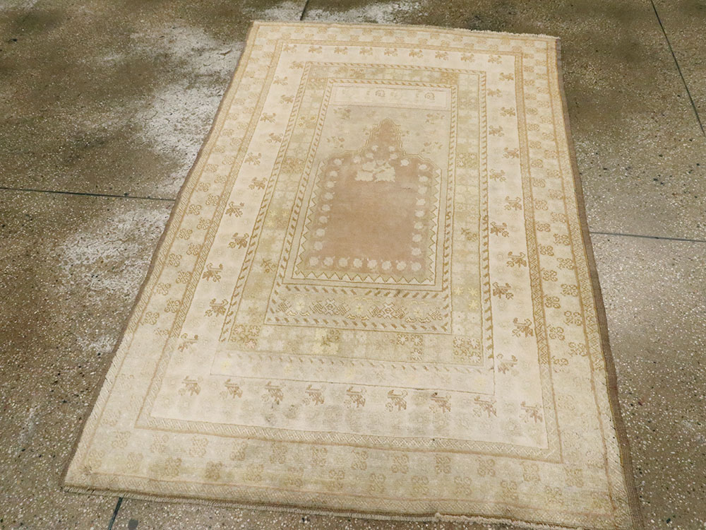 A Sivas Carpet, No.10775 - Staging