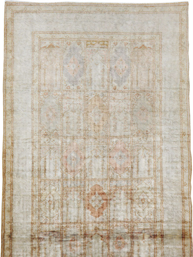 A Sivas Carpet, No.10789 - Staging