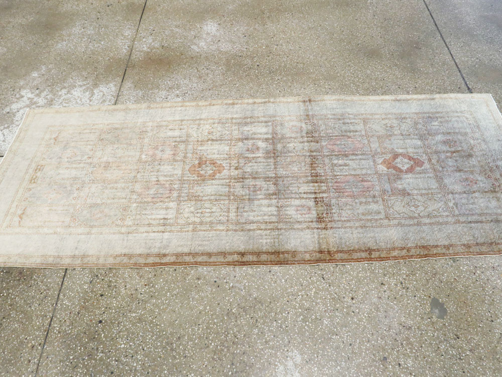 A Sivas Carpet, No.10789 - Staging