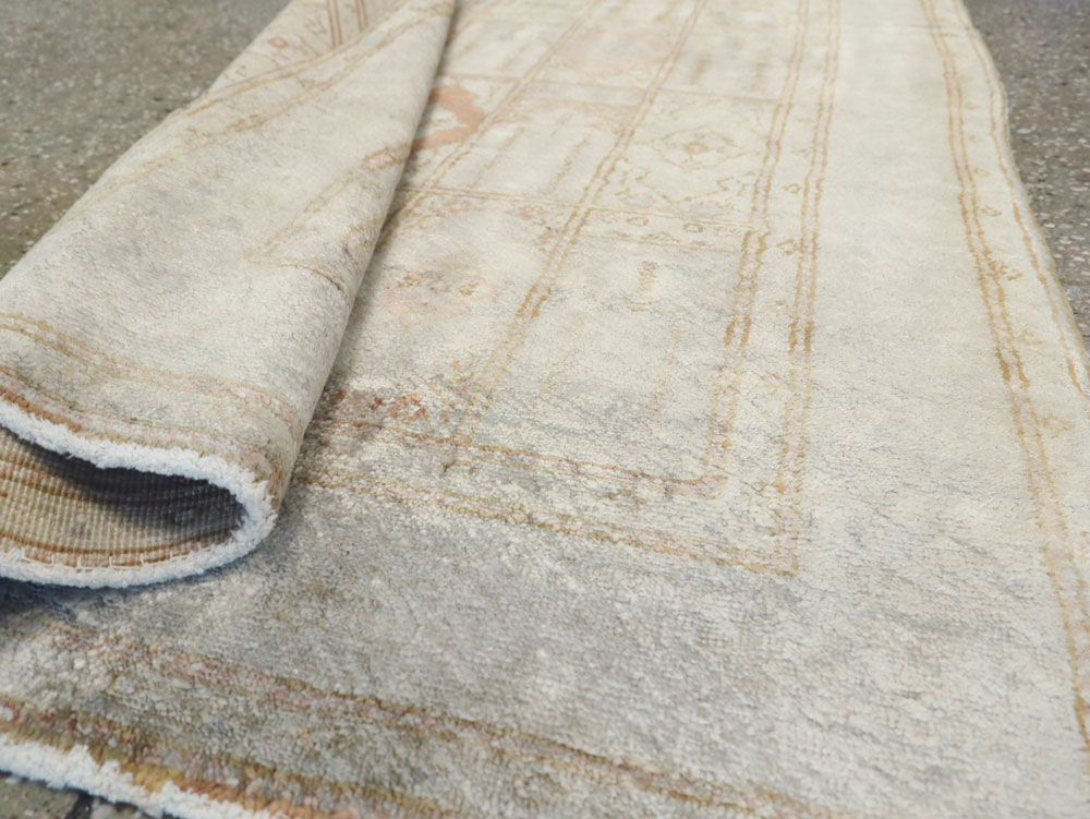 A Sivas Carpet, No.10789 - Staging