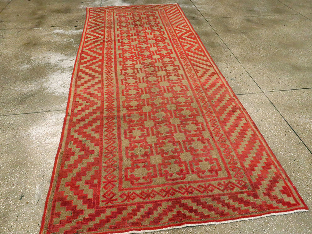 Vintage East Turkestan Kirghiz Gallery Carpet, No.11038 - Staging