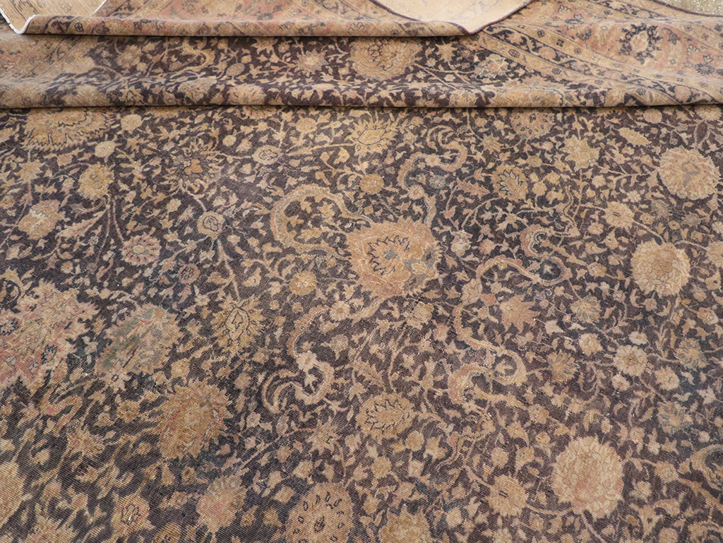 Antique Indian Lahore Room Size Carpet, No.11284 - Staging