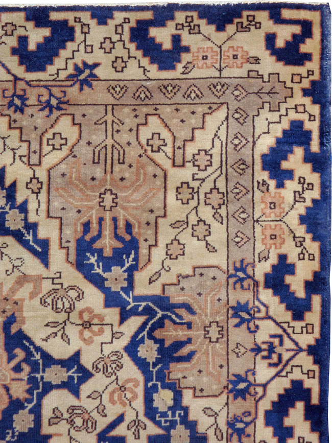 Vintage Indian Lahore Carpet, No.11345 - Staging