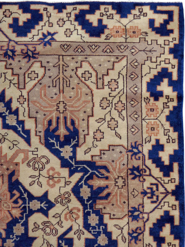 Vintage Indian Lahore Carpet, No.11345 - Staging