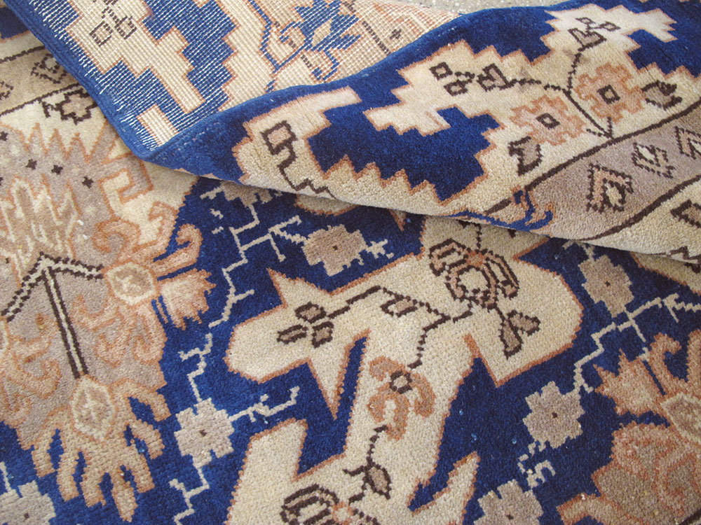 Vintage Indian Lahore Carpet, No.11345 - Staging