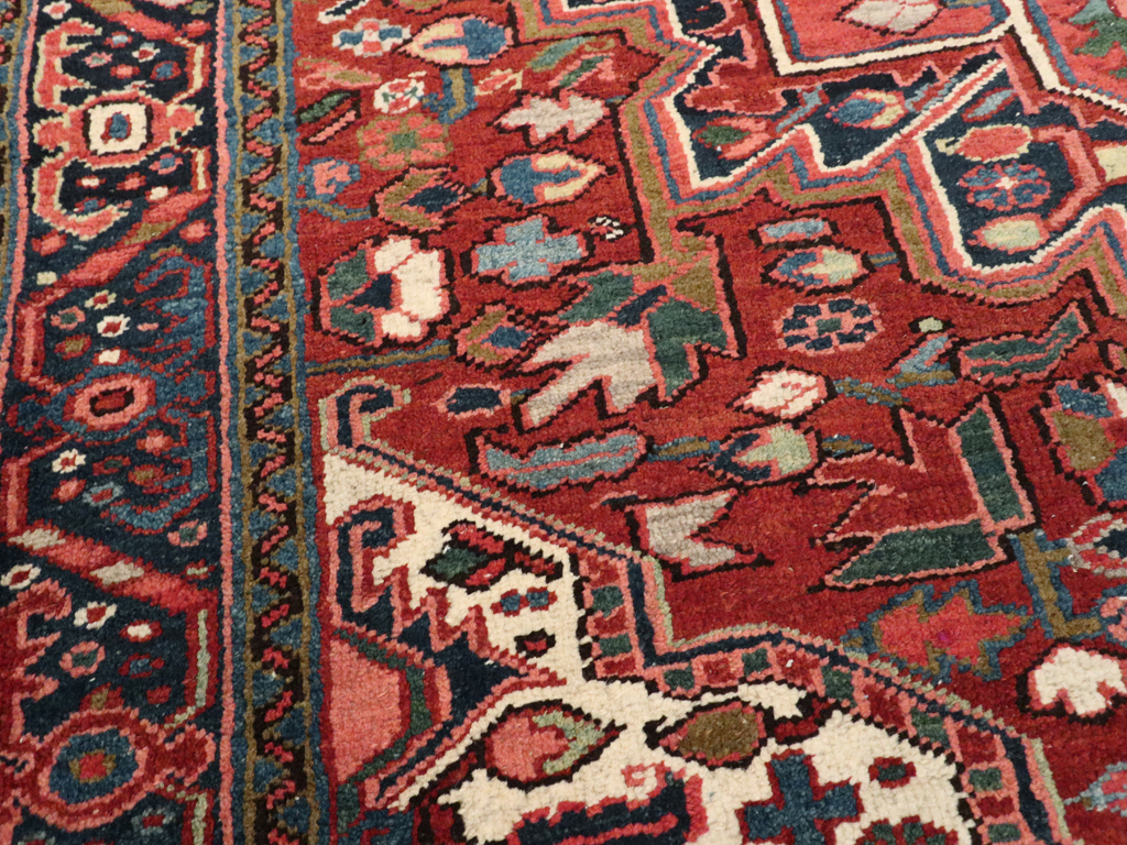 Vintage Persian Heriz Carpet, No.11529 - Staging