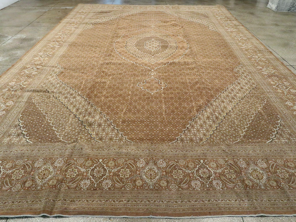 Vintage Persian Tabriz Carpet, No.11740 - Staging