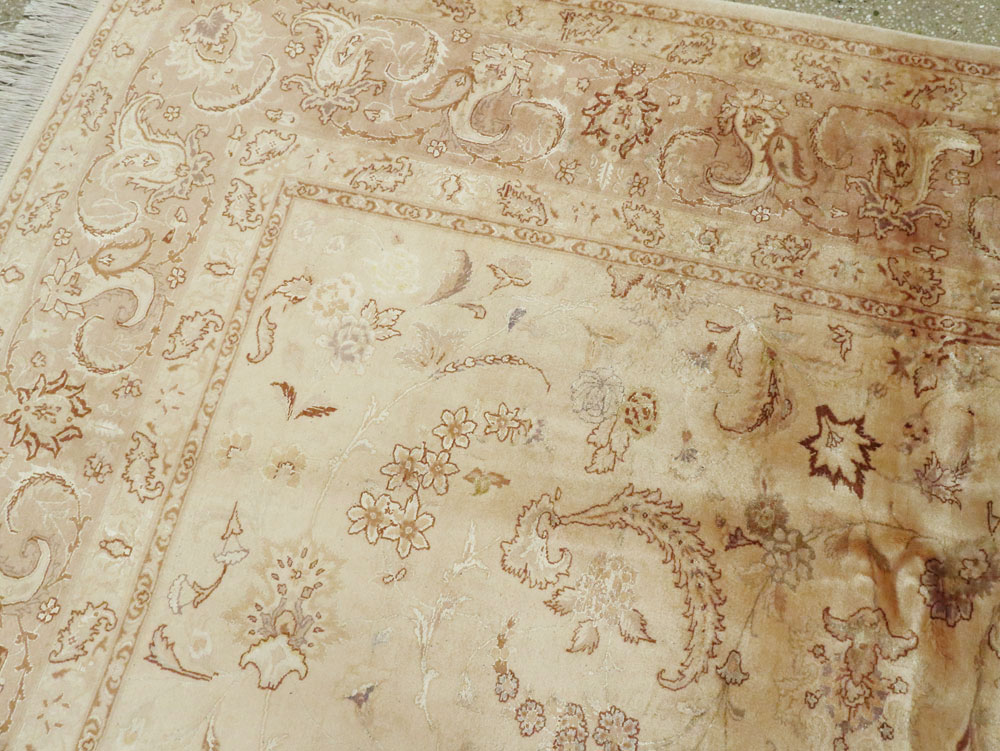 Vintage Persian Tabriz Carpet, No.11787 - Staging