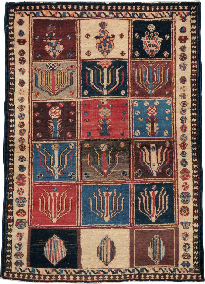 Vintage Persian Bakhtiari Rug, No.11901 - Staging