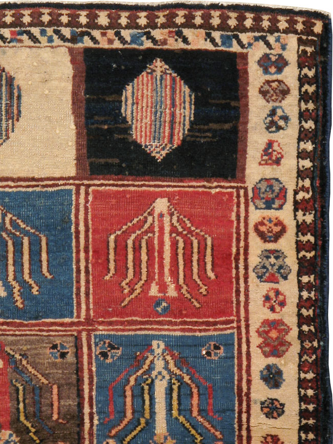 Vintage Persian Bakhtiari Rug, No.11901 - Staging