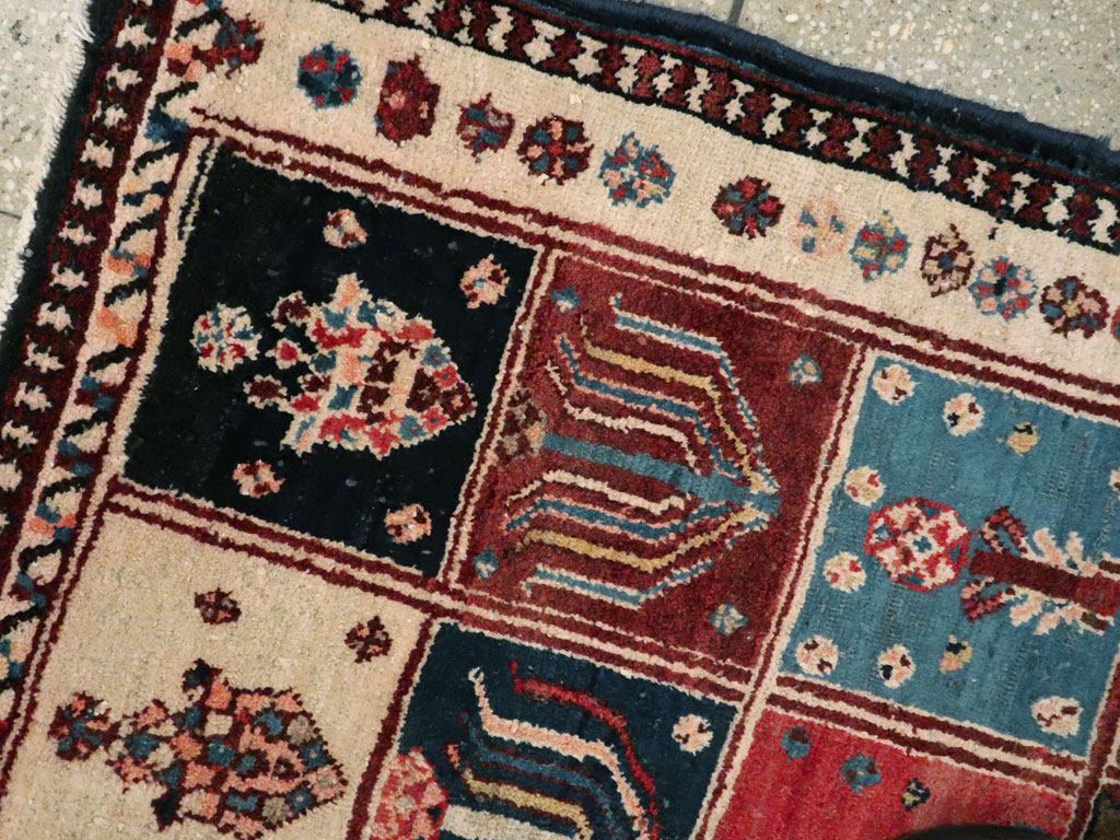 Vintage Persian Bakhtiari Rug, No.11901 - Staging