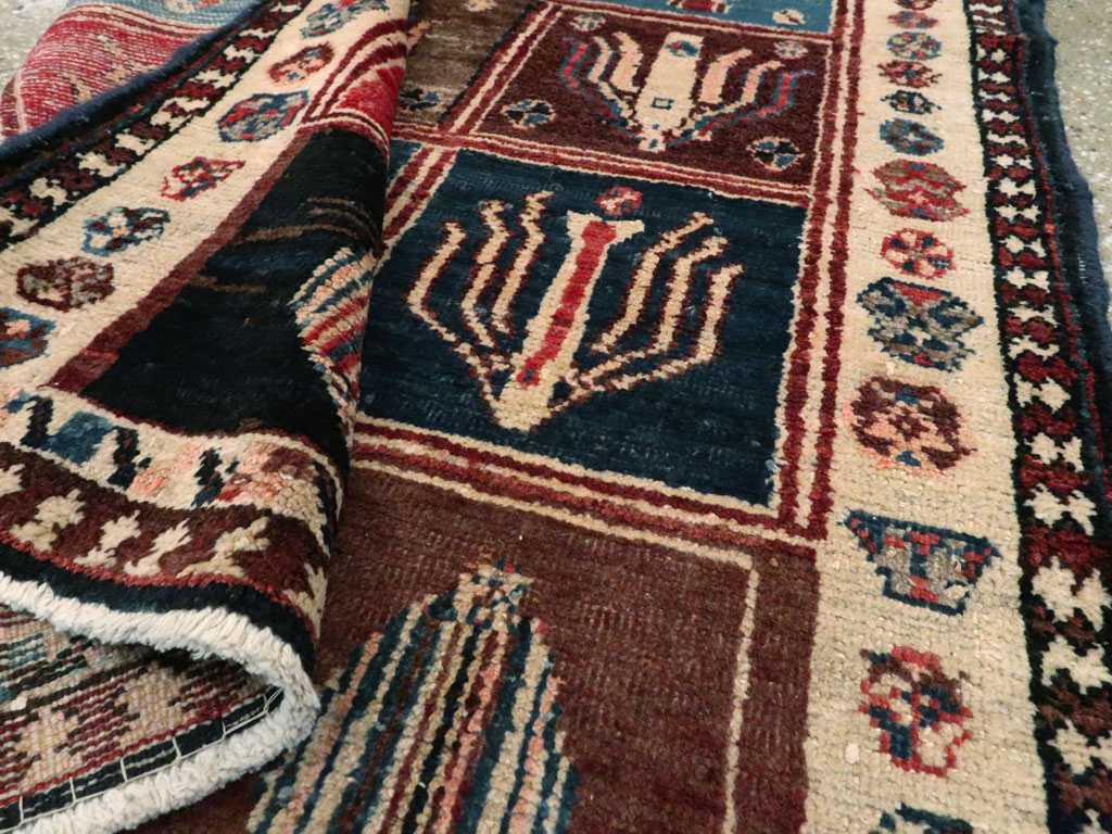 Vintage Persian Bakhtiari Rug, No.11901 - Staging