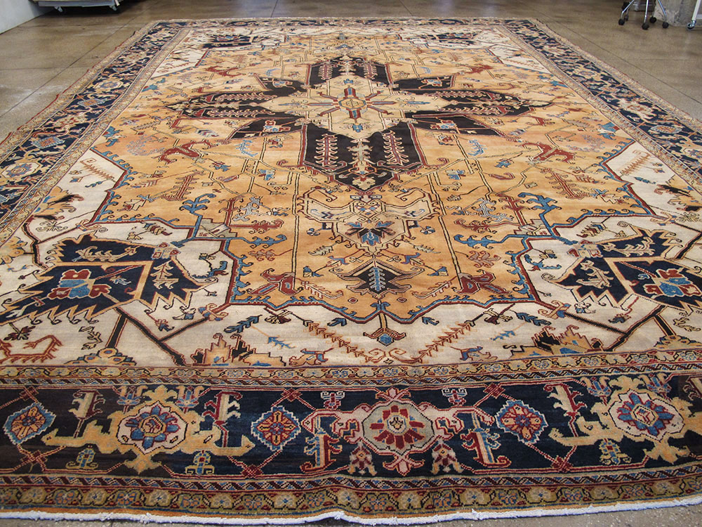 Vintage Heriz Carpet, No.11991 - Staging