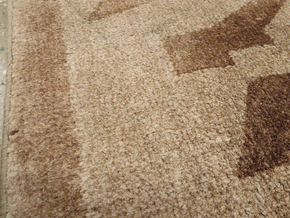 Vintage English Art Deco Rug, No.12004 - Staging