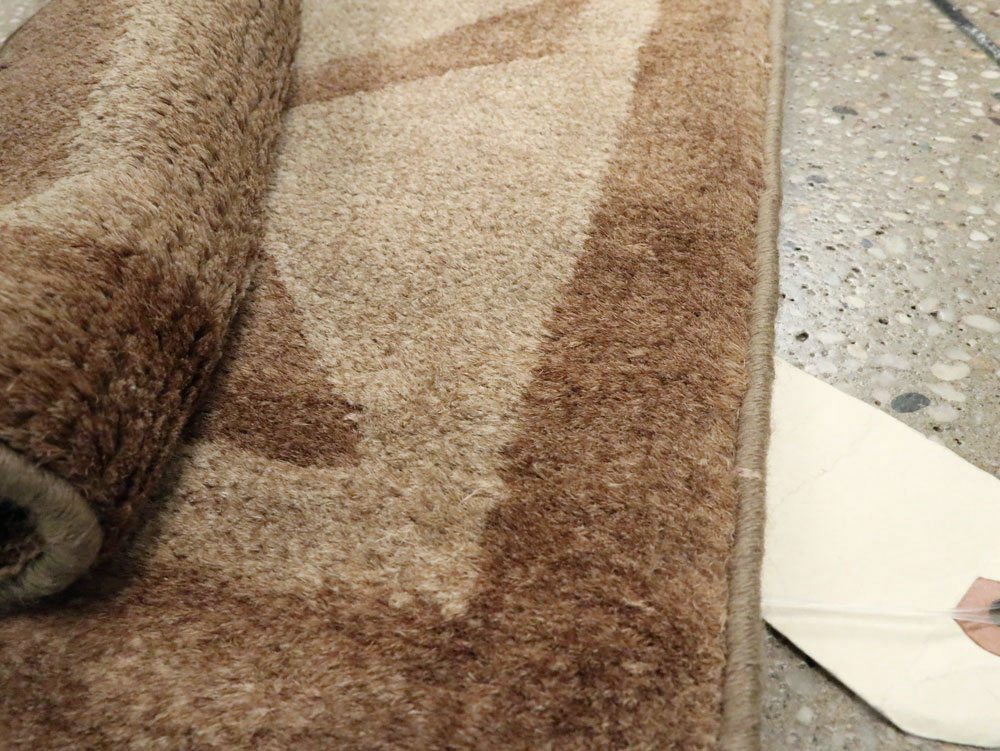 Vintage English Art Deco Rug, No.12004 - Staging