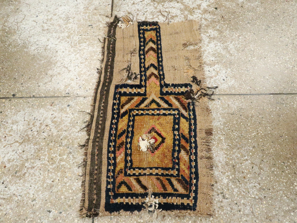 Antique Gabbeh Rug, No.12181 - Staging