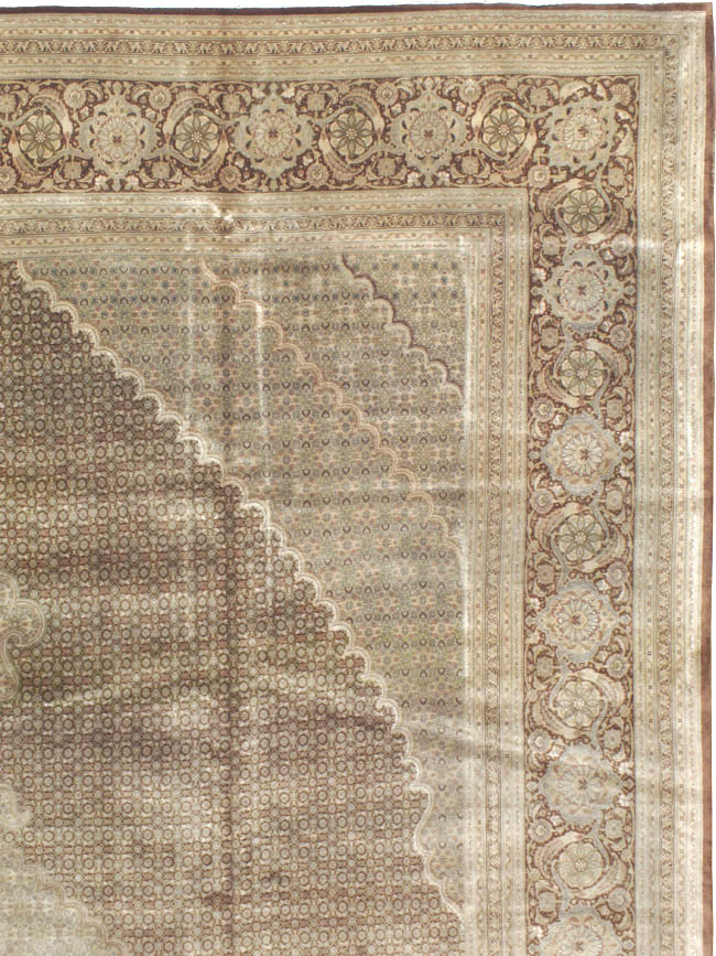 Vintage Persian Tabriz Rug, No.12405 - Staging
