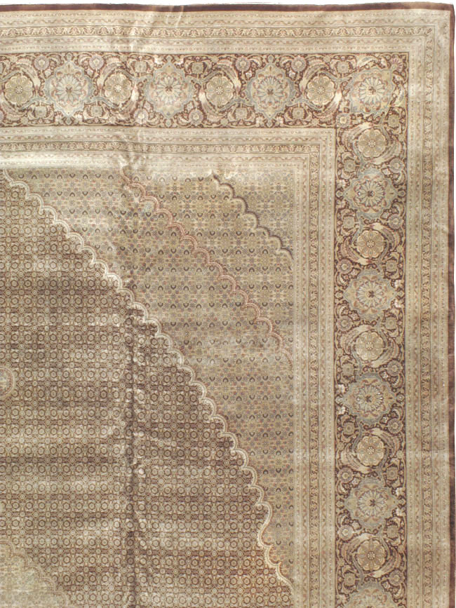 Vintage Persian Tabriz Rug, No.12405 - Staging