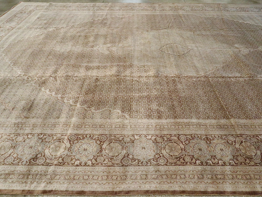 Vintage Persian Tabriz Rug, No.12405 - Staging