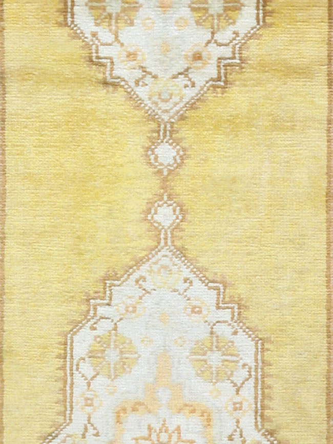 Vintage Turkish Sivas Runner, No.12434 - Staging
