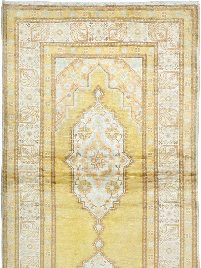 Vintage Turkish Sivas Runner, No.12434 - Staging