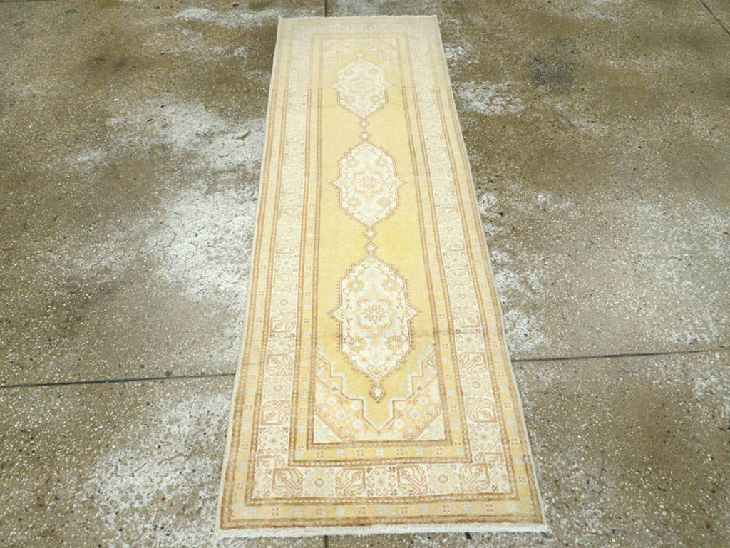 Vintage Turkish Sivas Runner, No.12434 - Staging