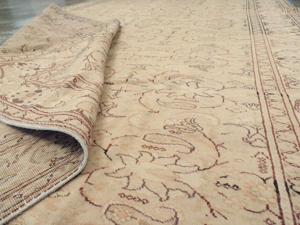 Vintage Turkish Sivas Carpet, No.12459 - Staging