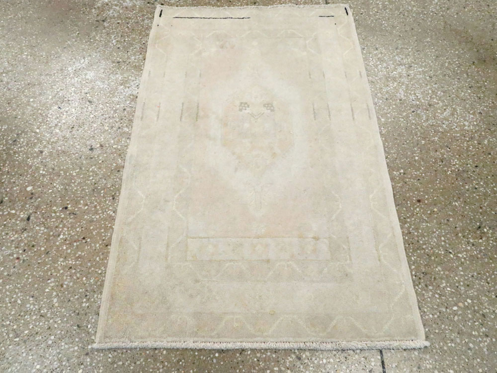 Vintage Turkish Sivas Rug, No.12736 - Staging