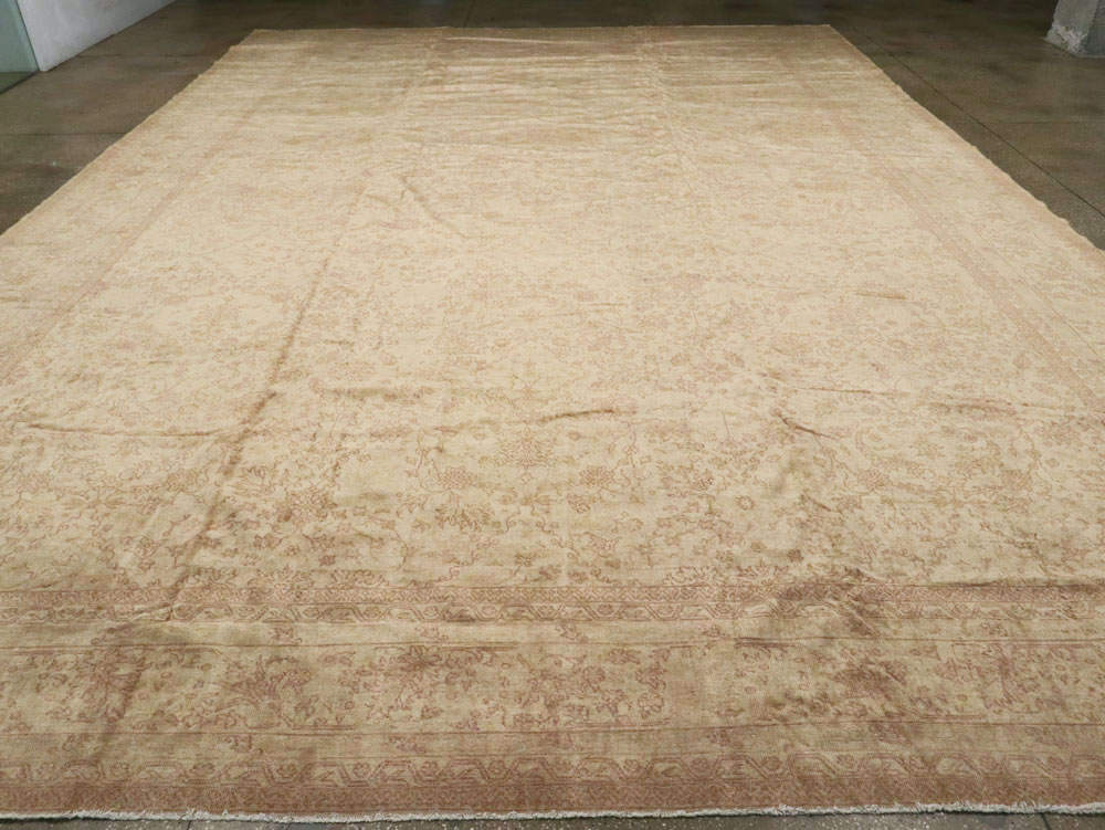 Vintage Turkish Sivas Rug, No.13075 - Staging