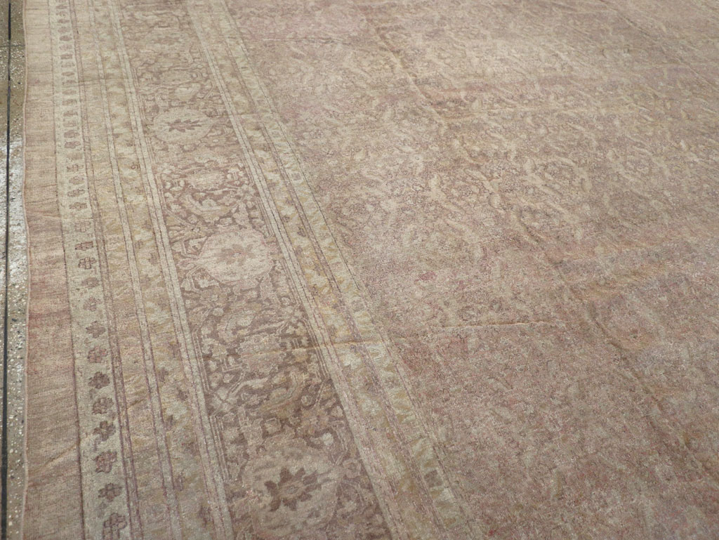 Vintage Indian Lahore Carpet, No.13213 - Staging