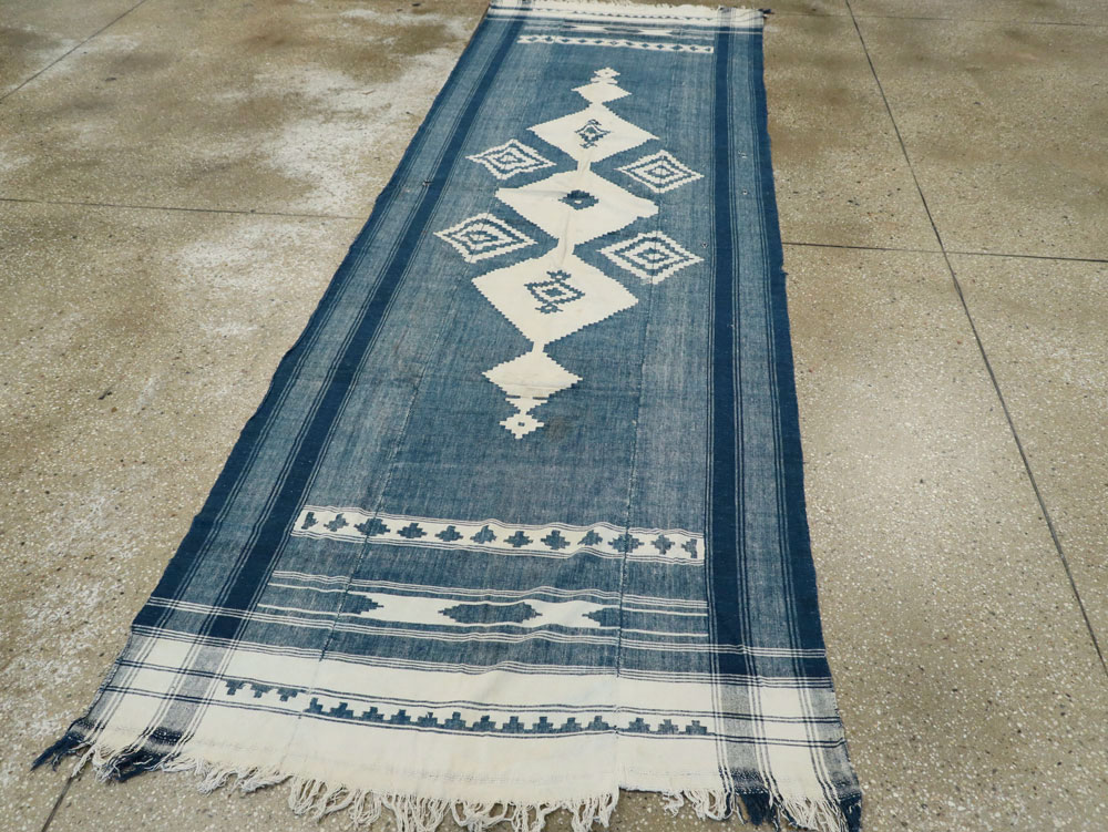 Antique Indian Textile, No.13277 - Staging