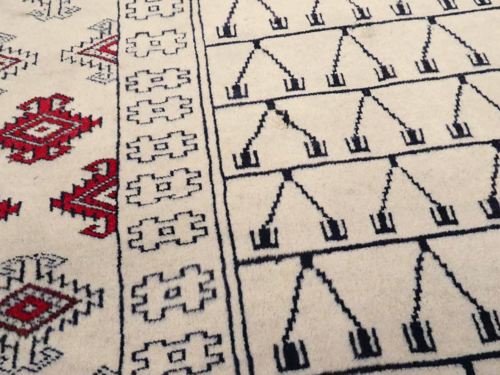 Vintage Persian Baluch Rug, No.13313 - Staging