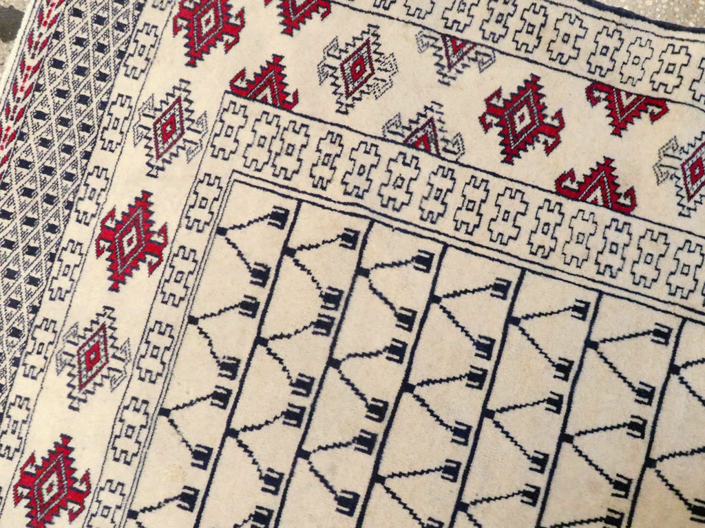 Vintage Persian Baluch Rug, No.13313 - Staging