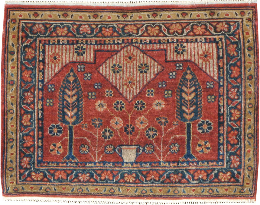 Antique Persian Fereghan Rug, No.13321 - Staging