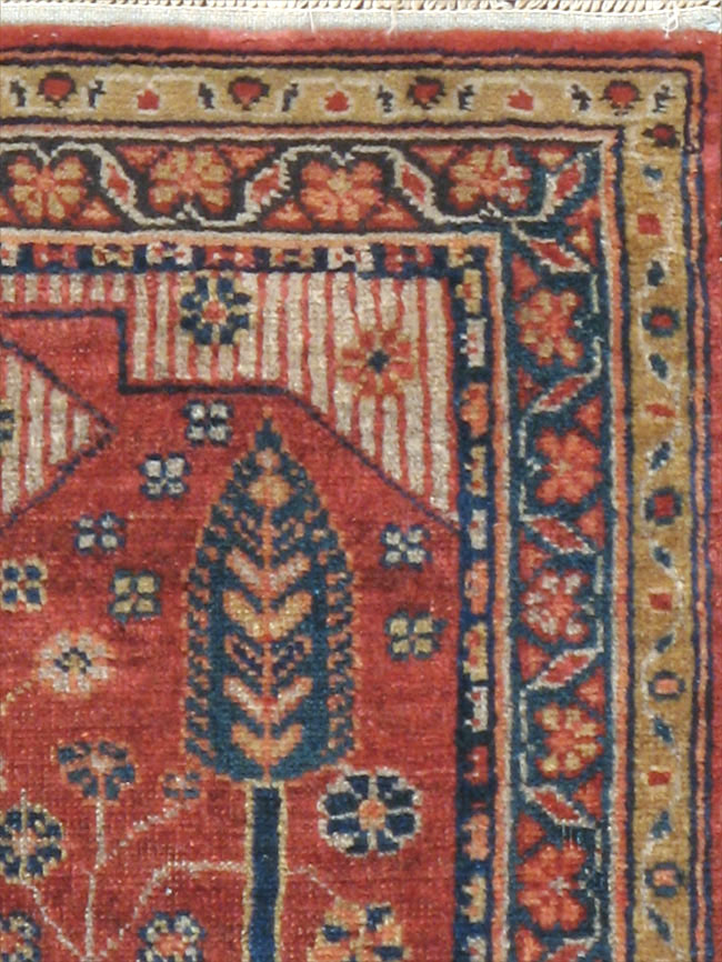 Antique Persian Fereghan Rug, No.13321 - Staging